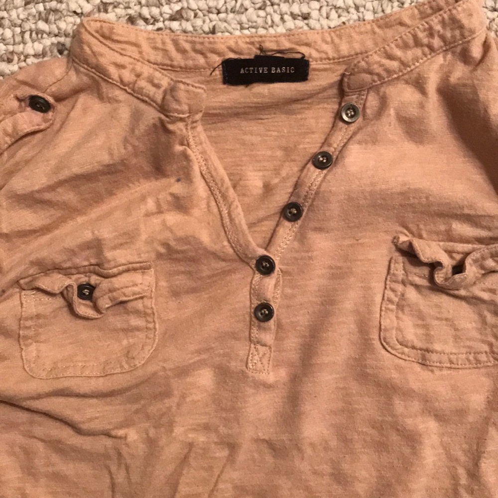 Quarter length sleeves shirt